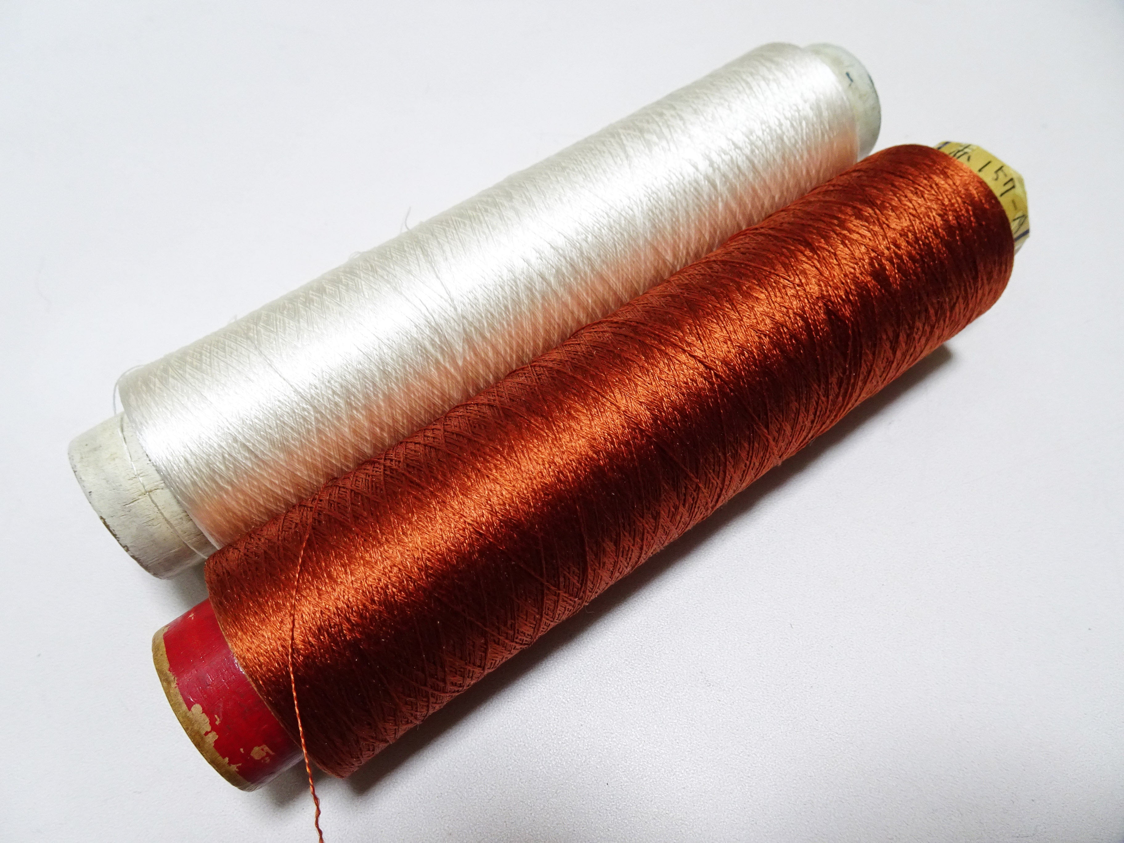 Japanese Vintage Silk Thread & Woodn Spool 2sets Embroidery 18742