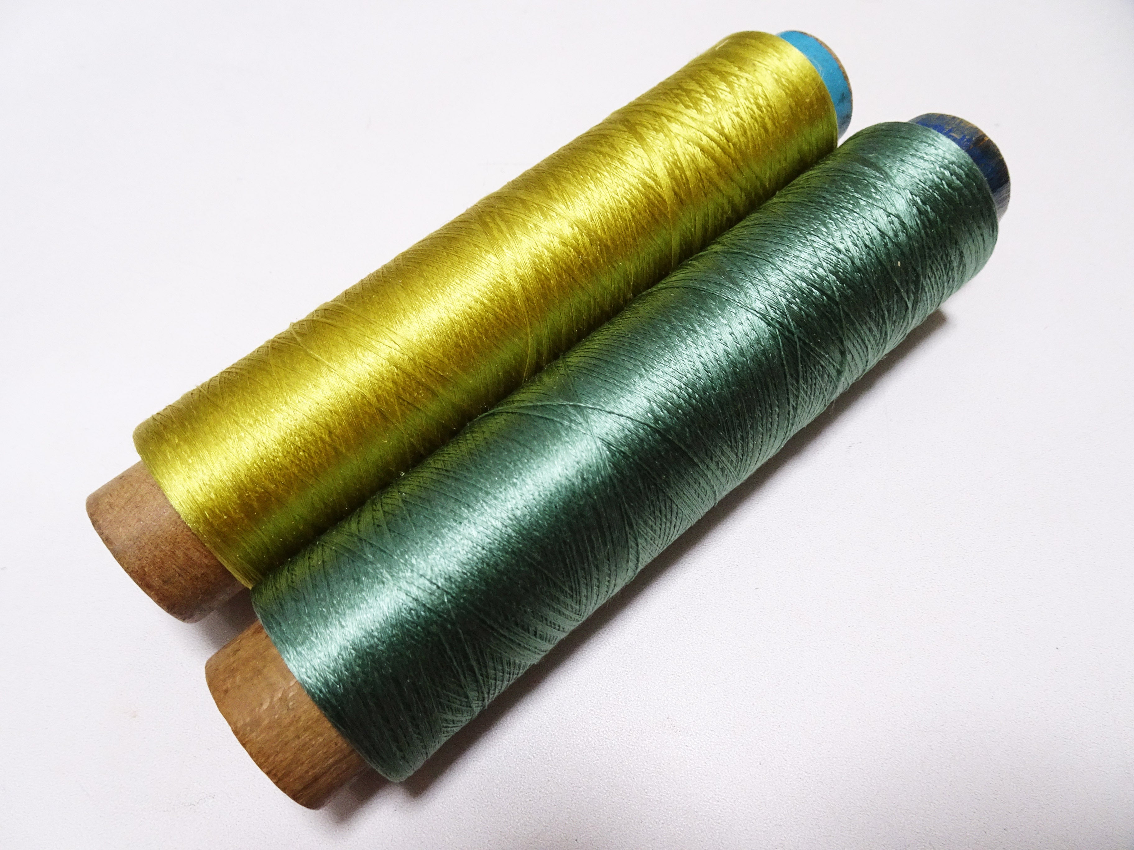 Japanese Vintage Silk Thread & Woodn Spool 2sets Embroidery 18743
