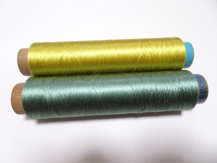Japanese Vintage Silk Thread & Woodn Spool 2sets Embroidery 18743
