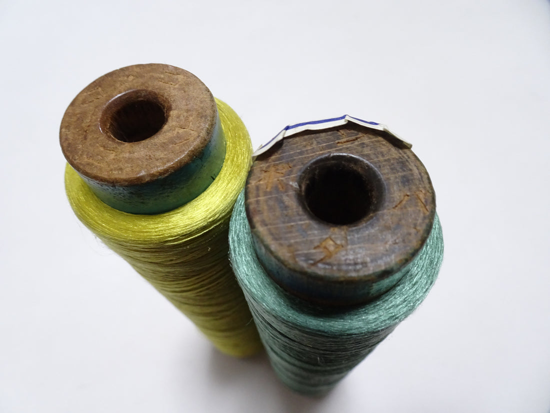 Japanese Vintage Silk Thread & Woodn Spool 2sets Embroidery 18743