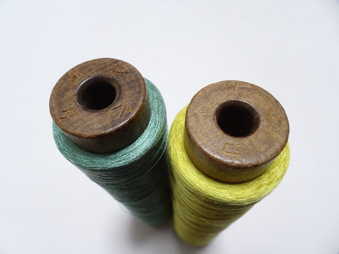 Japanese Vintage Silk Thread & Woodn Spool 2sets Embroidery 18743