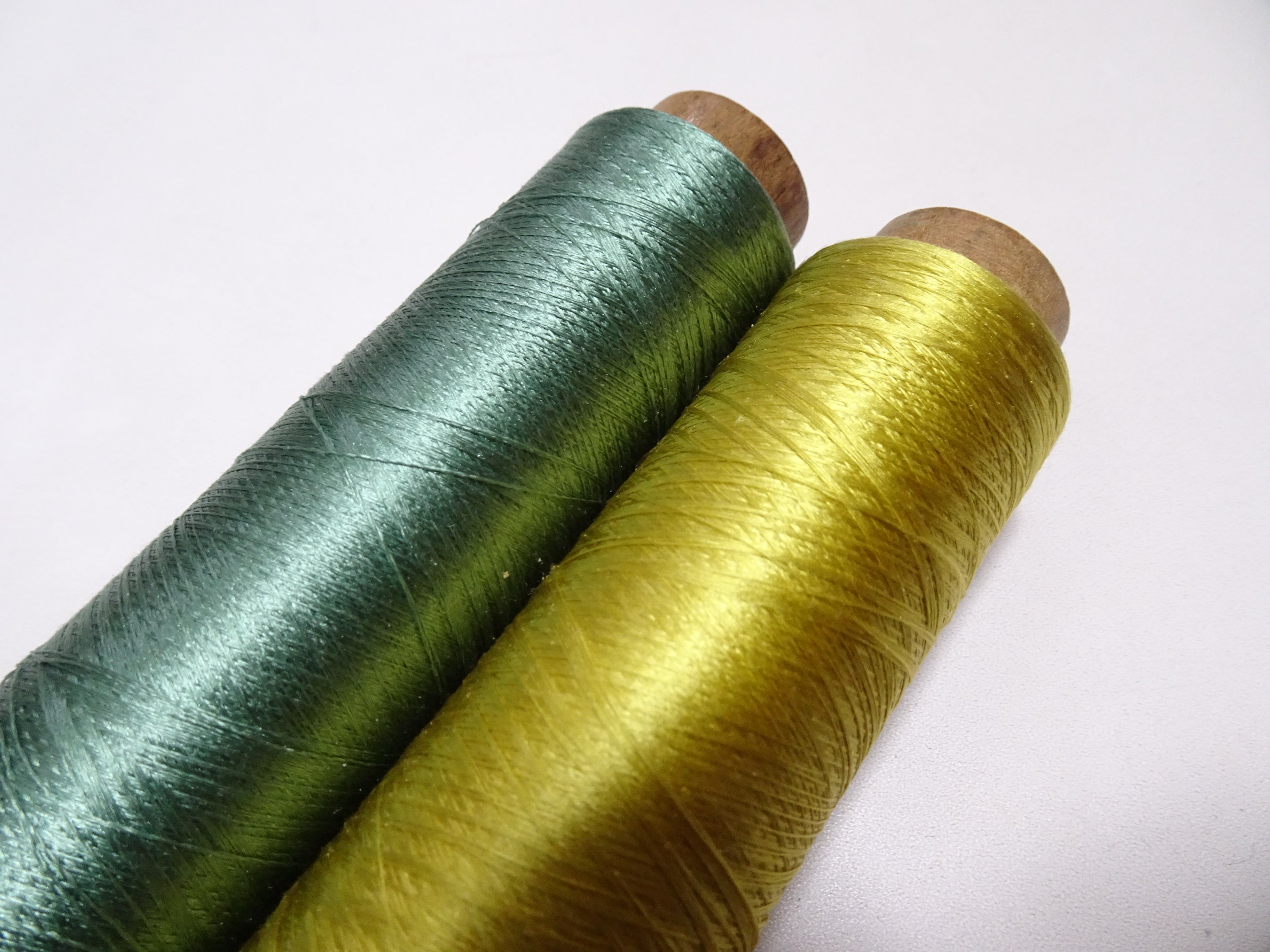 Japanese Vintage Silk Thread & Woodn Spool 2sets Embroidery 18743