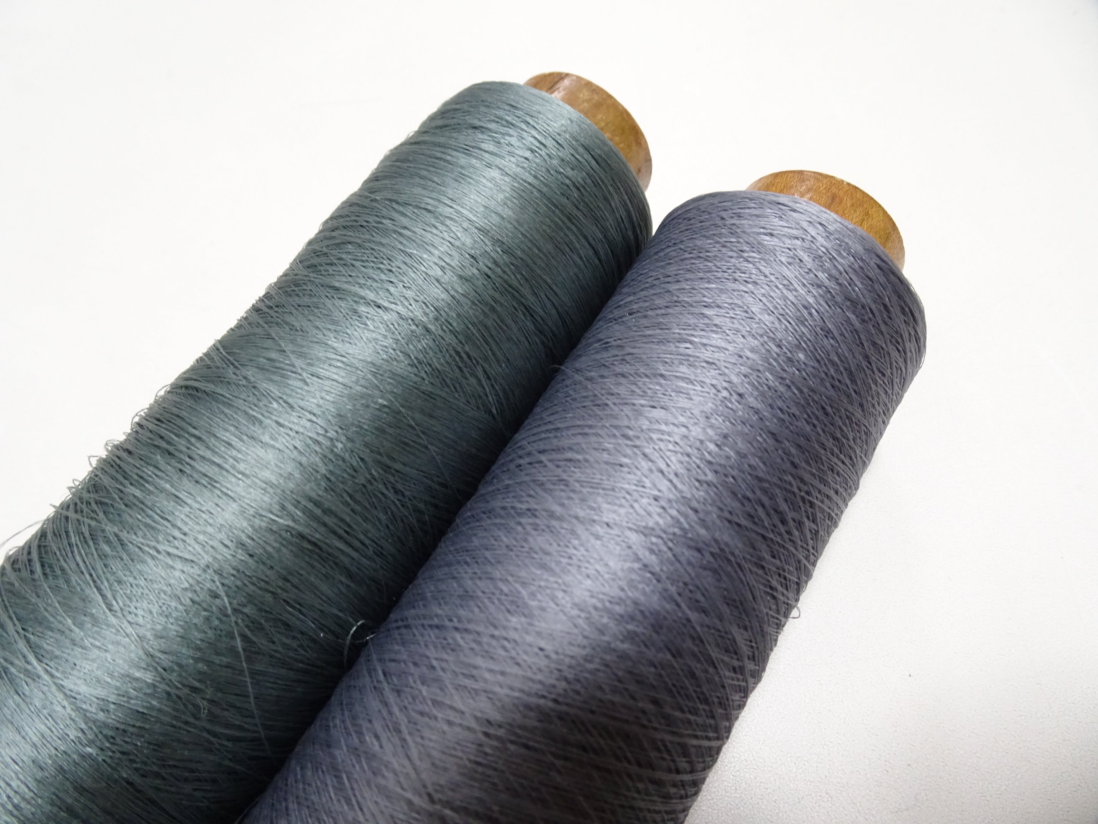 Japanese Vintage Silk Thread & Woodn Spool 2sets Embroidery 18744