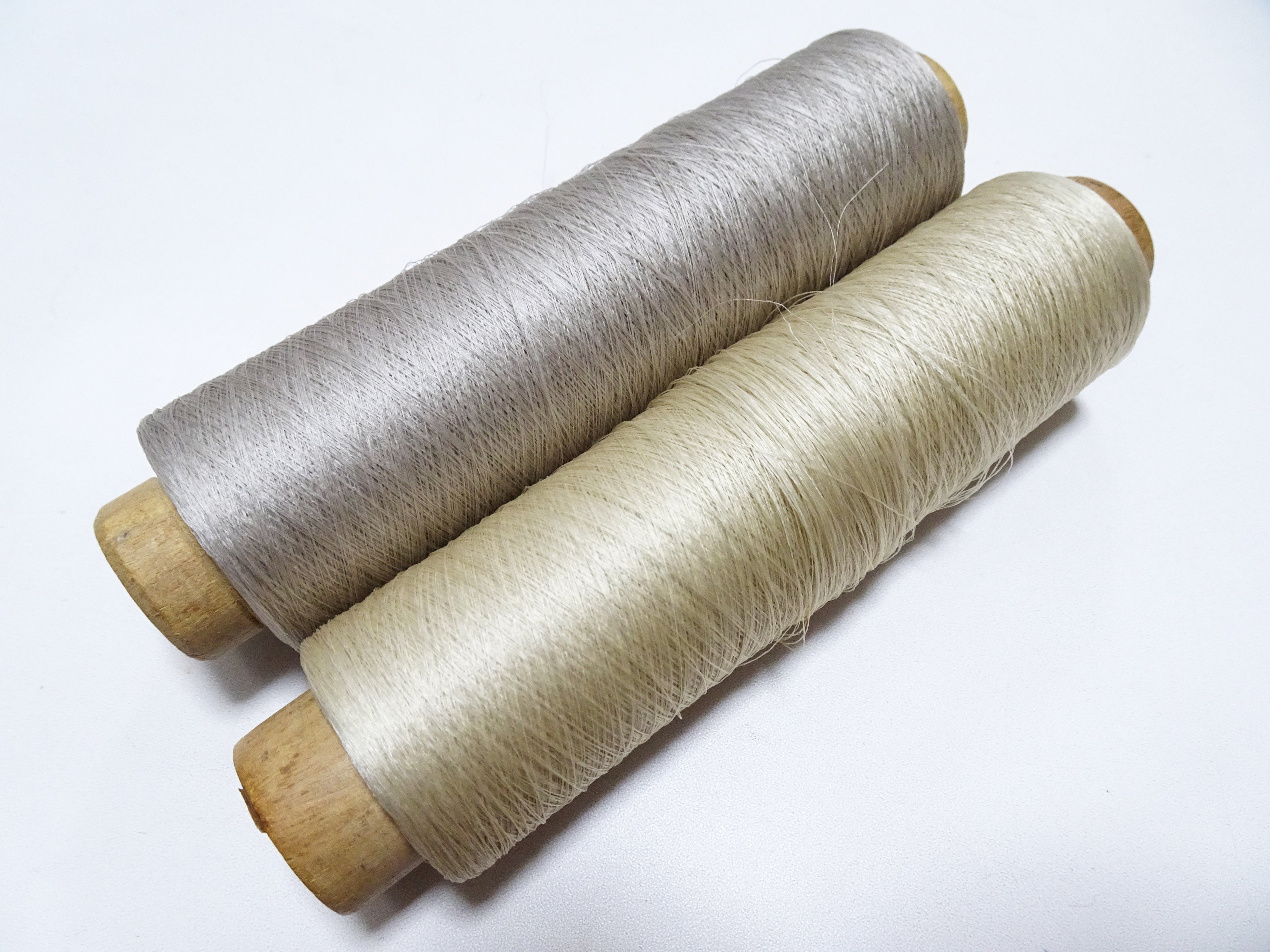 Japanese Vintage Silk Thread & Woodn Spool 2sets Embroidery 18745
