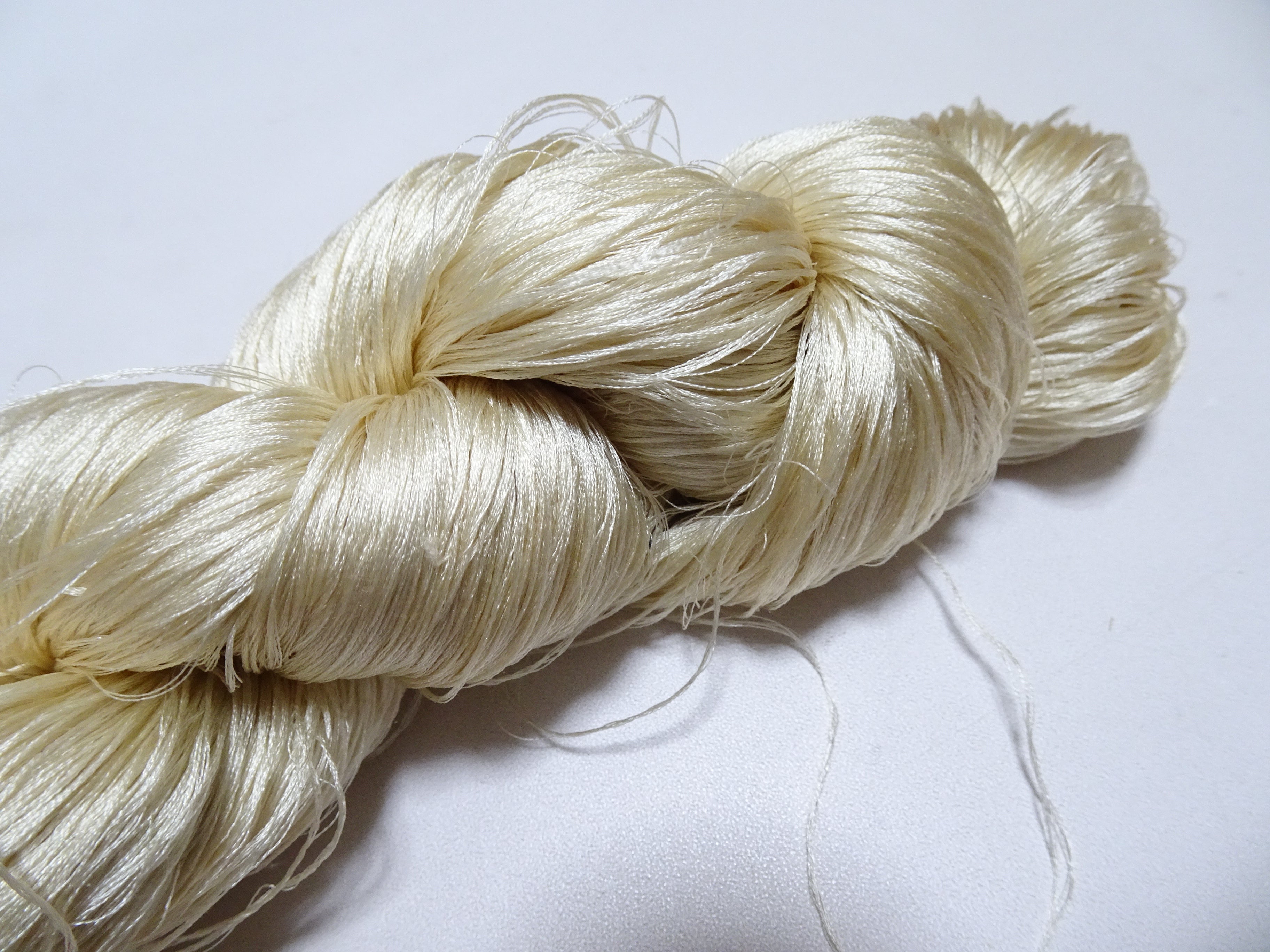 Japanese Vintage 6 Loose-Twist Silk Threads 19364