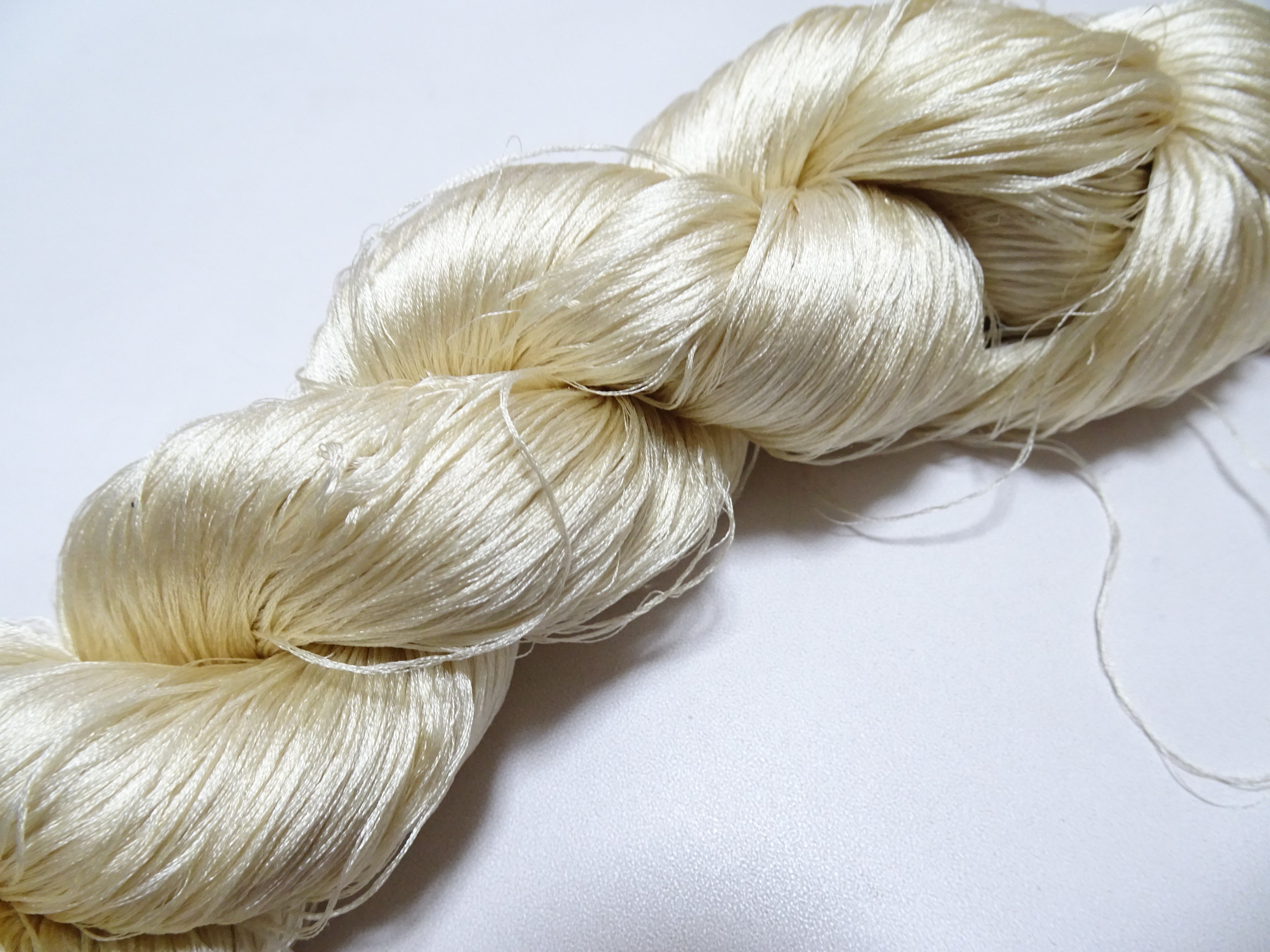Japanese Vintage 6 Loose-Twist Silk Threads 19364