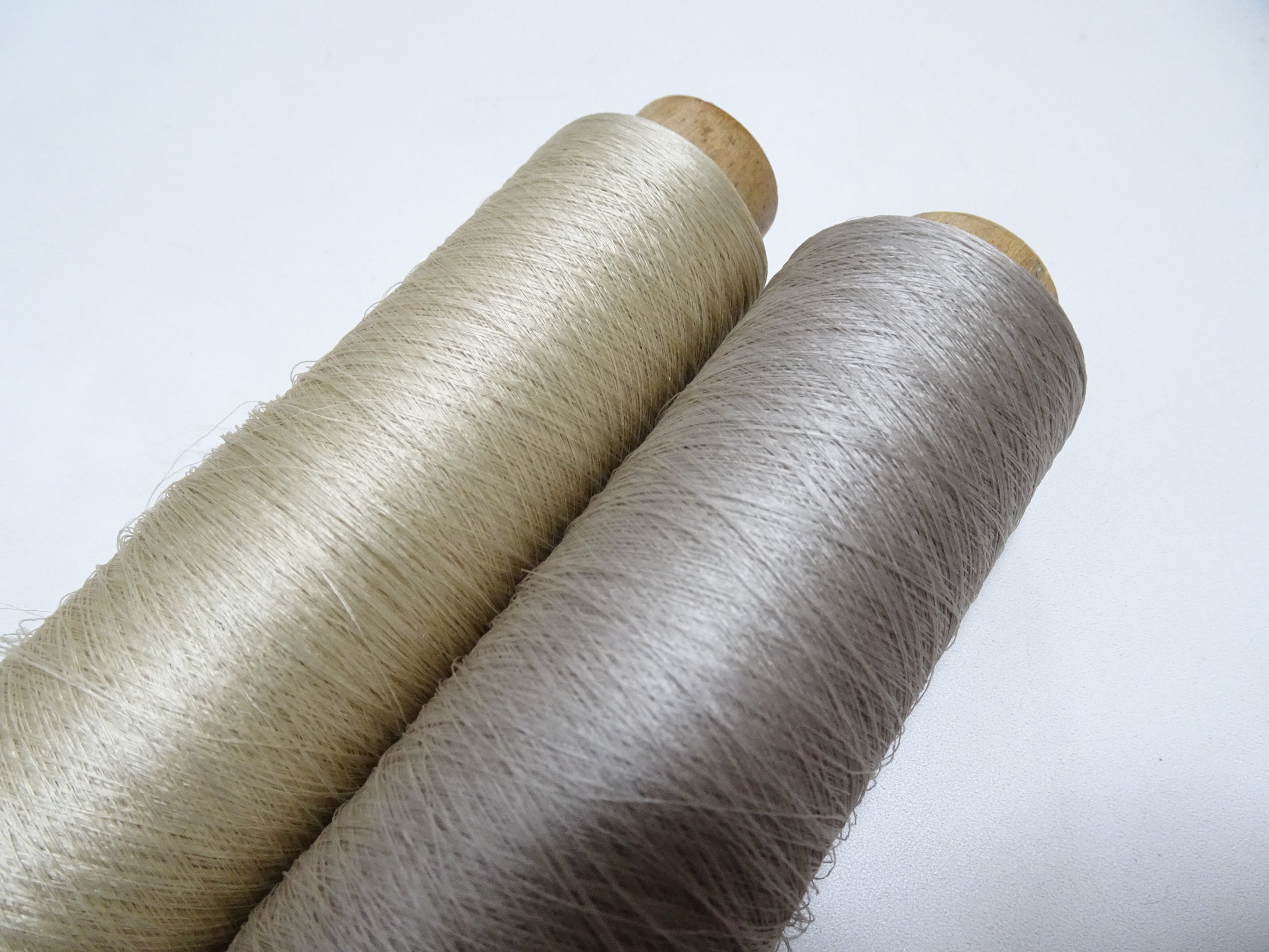 Japanese Vintage Silk Thread & Woodn Spool 2sets Embroidery 18745