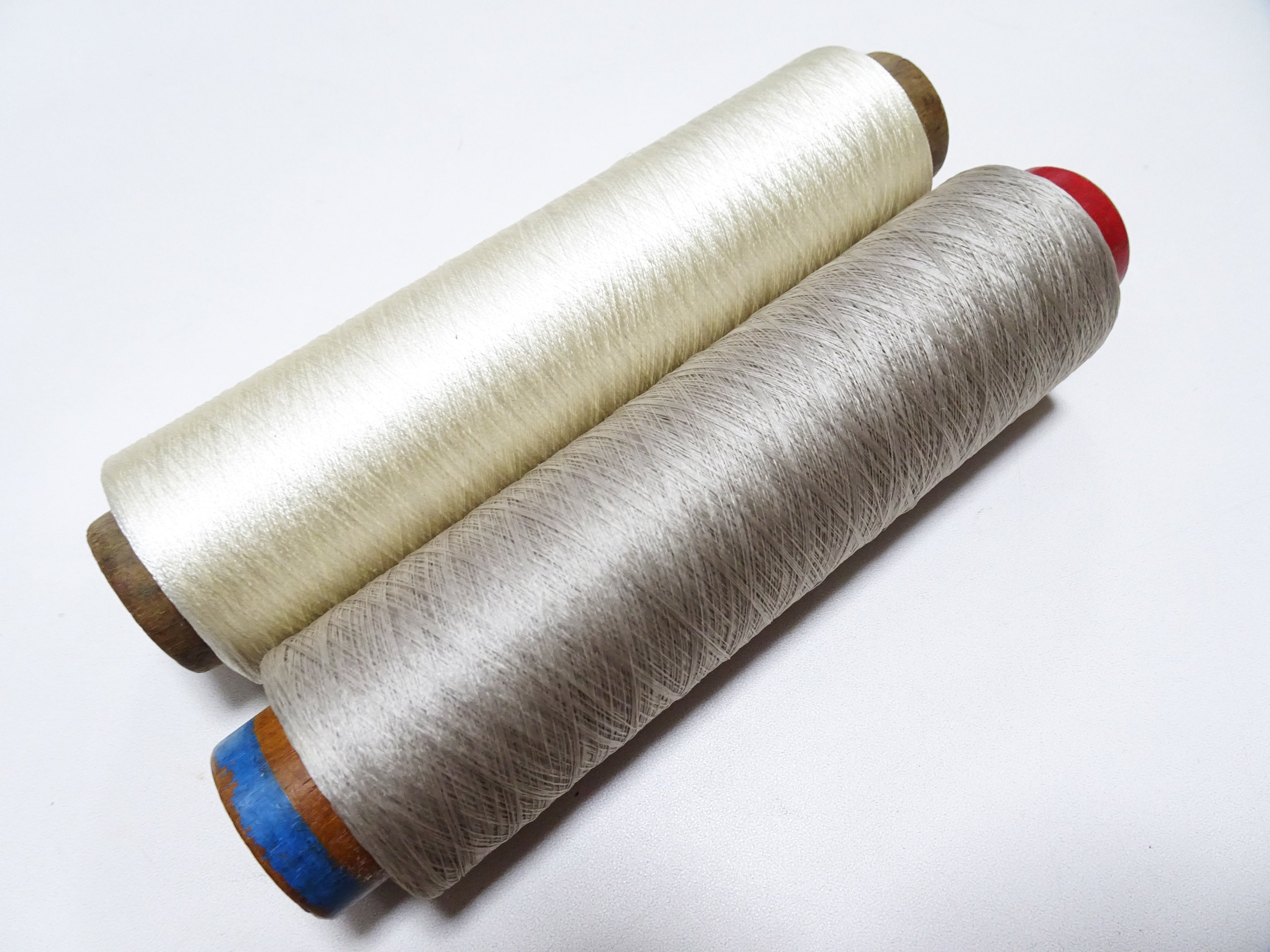 Japanese Vintage Silk Thread & Woodn Spool 2sets Embroidery 18746