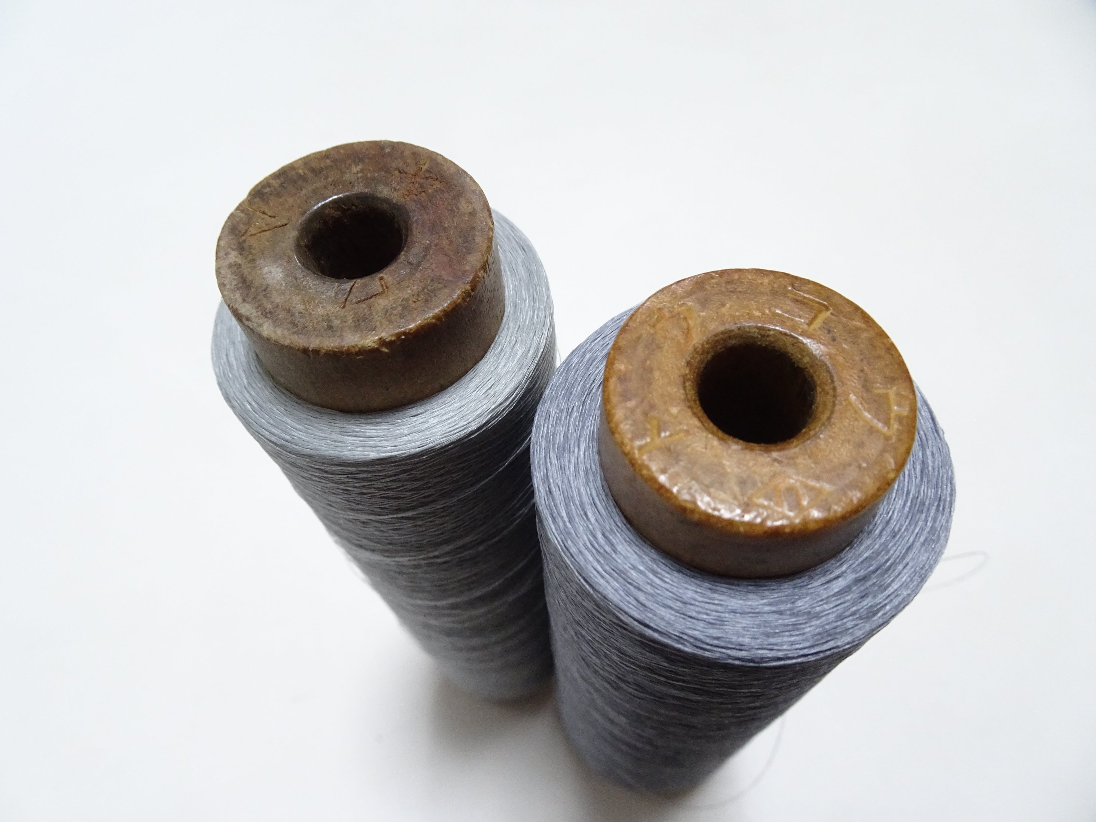 Japanese Vintage Silk Thread & Woodn Spool 2sets Embroidery 18748