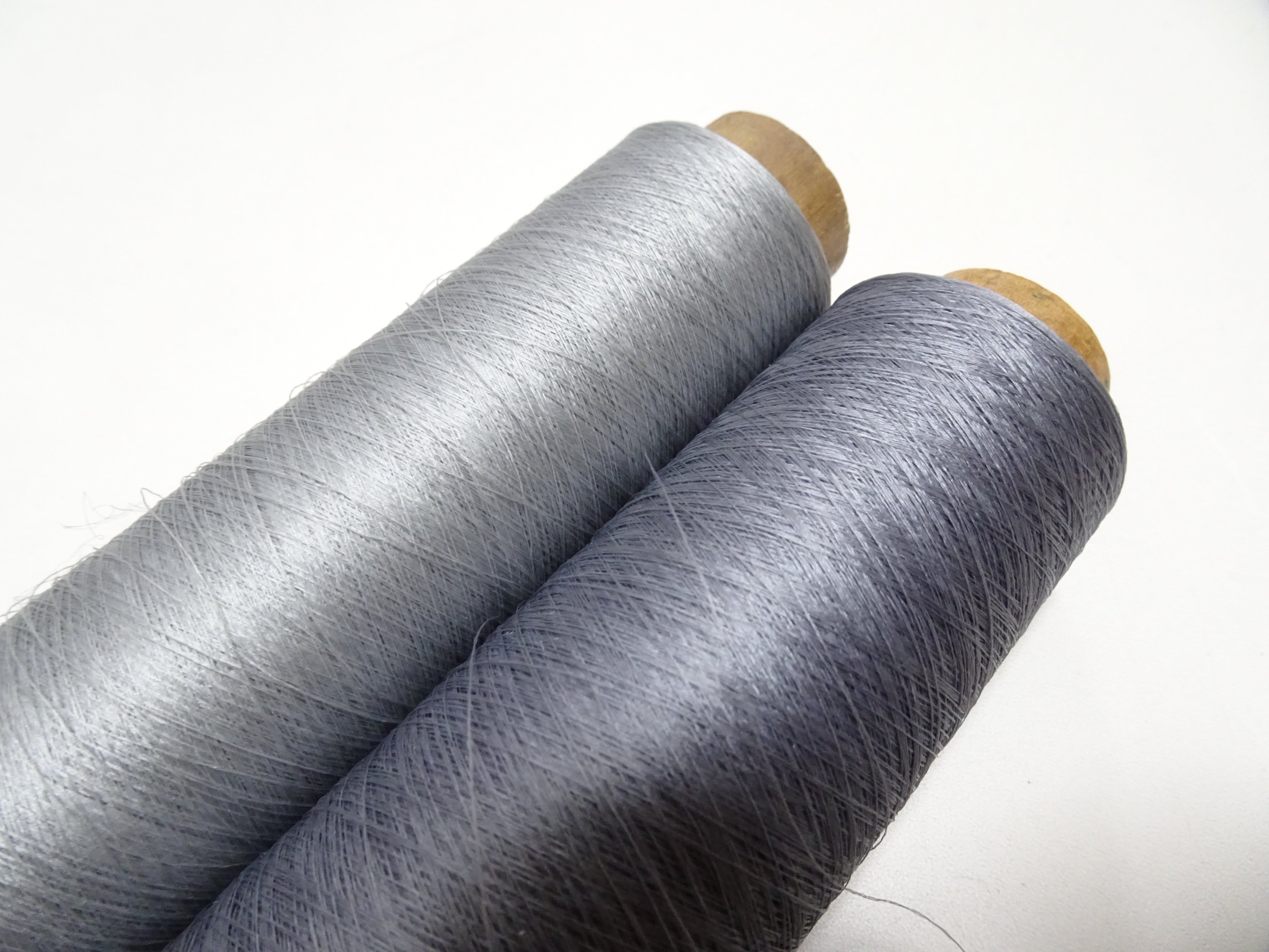 Japanese Vintage Silk Thread & Woodn Spool 2sets Embroidery 18748