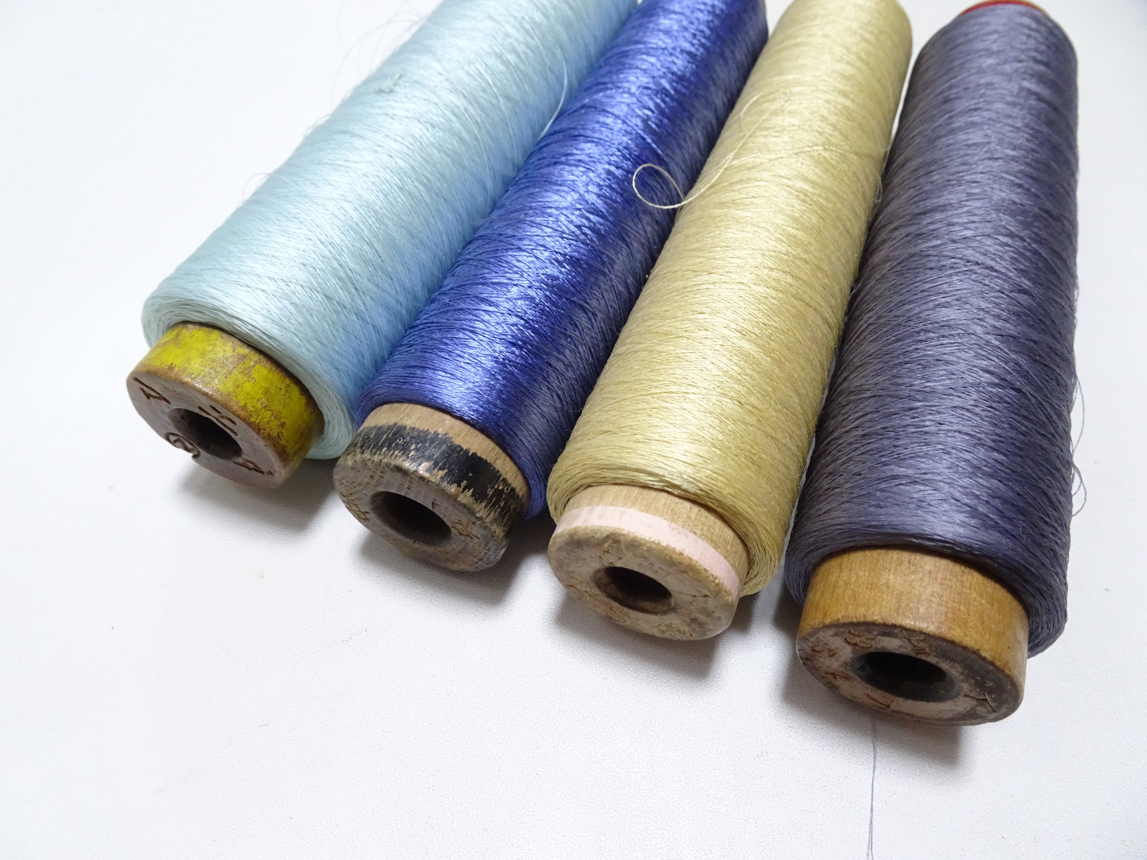Japanese Vintage Silk Thread & Woodn Spool 4sets Embroidery 18749