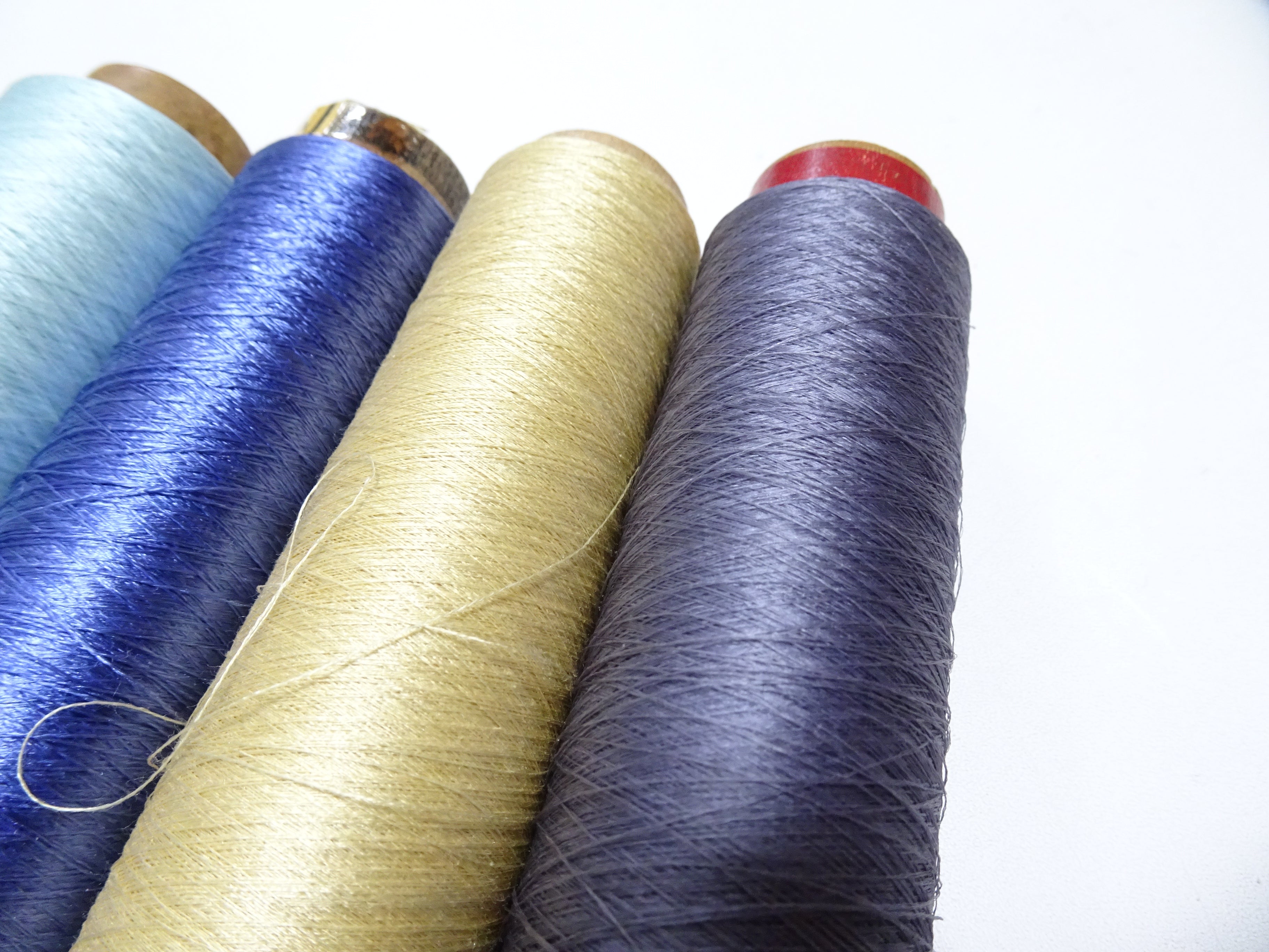 Japanese Vintage Silk Thread & Woodn Spool 4sets Embroidery 18749