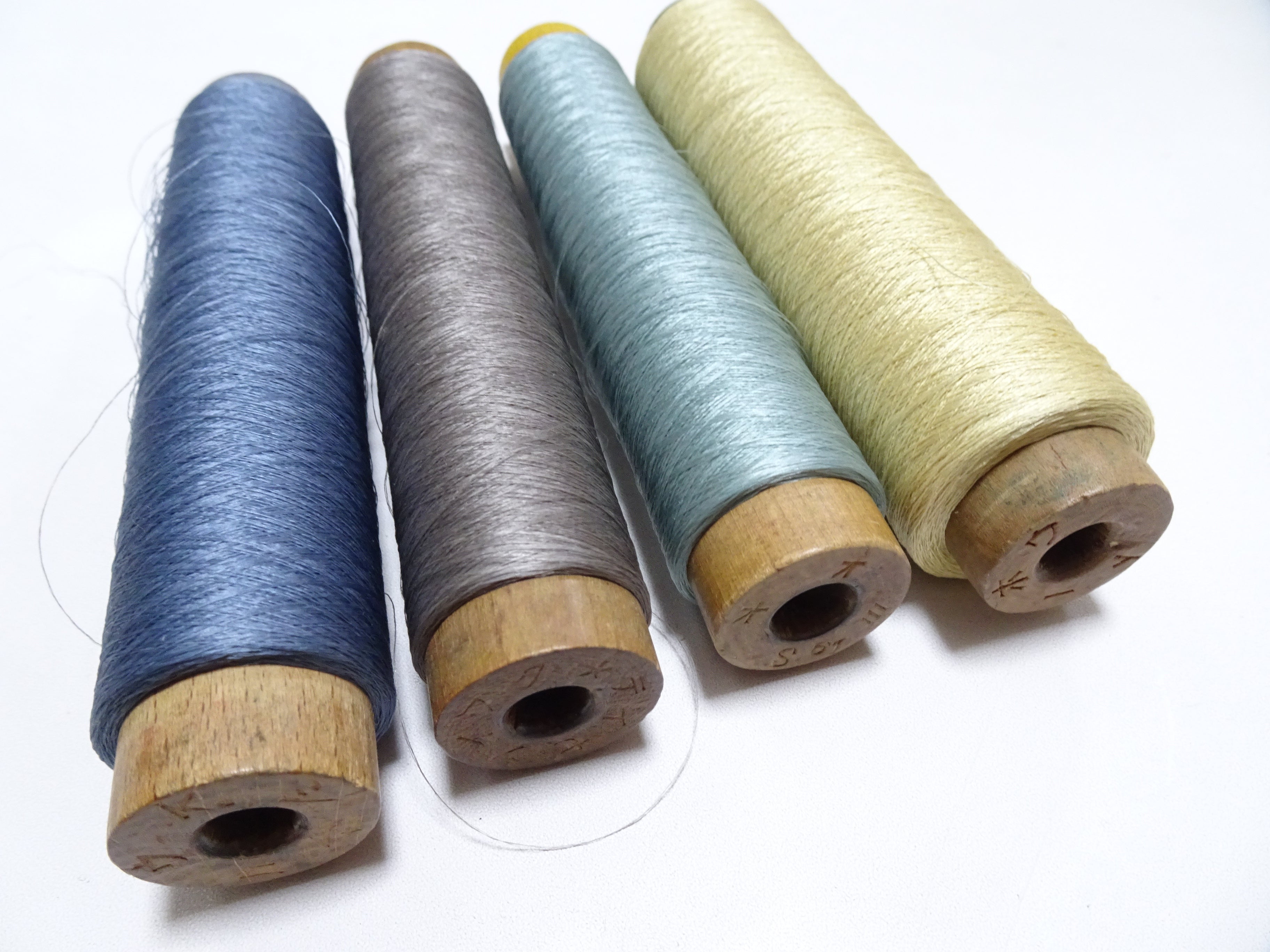 Japanese Vintage Silk Thread & Woodn Spool 4sets Embroidery 18751