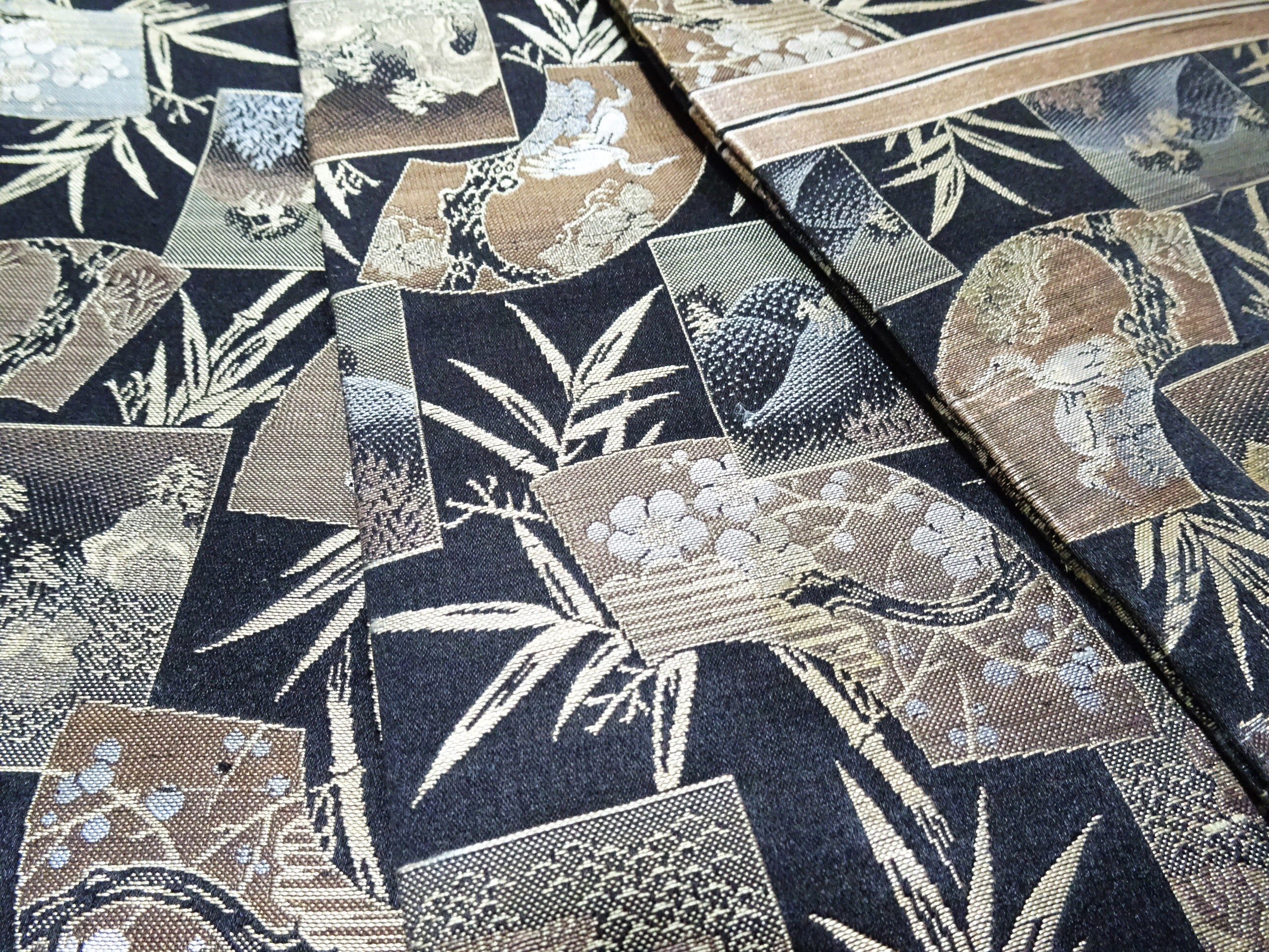 Japanese Meiji-Era Maru Obi – Full Pattern on Both Sides – Fan Motif – Black 14012