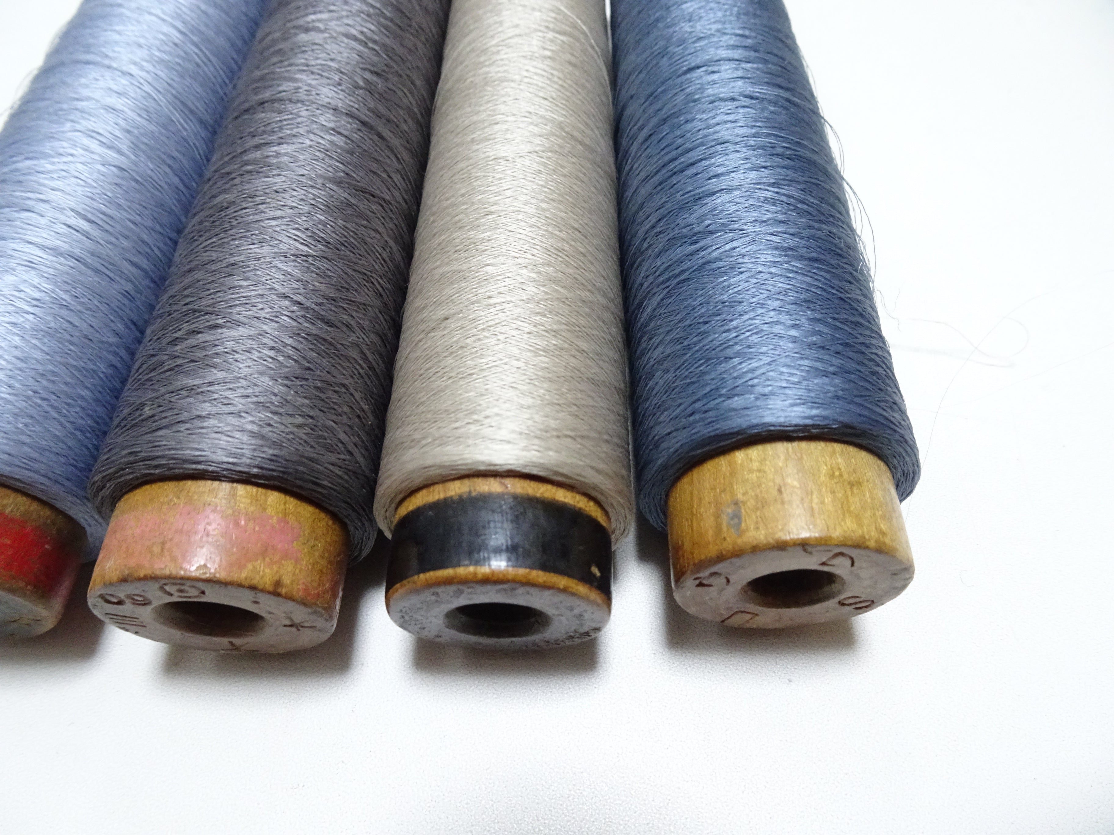 Japanese Vintage Silk Thread & Woodn Spool 4sets Embroidery 18753