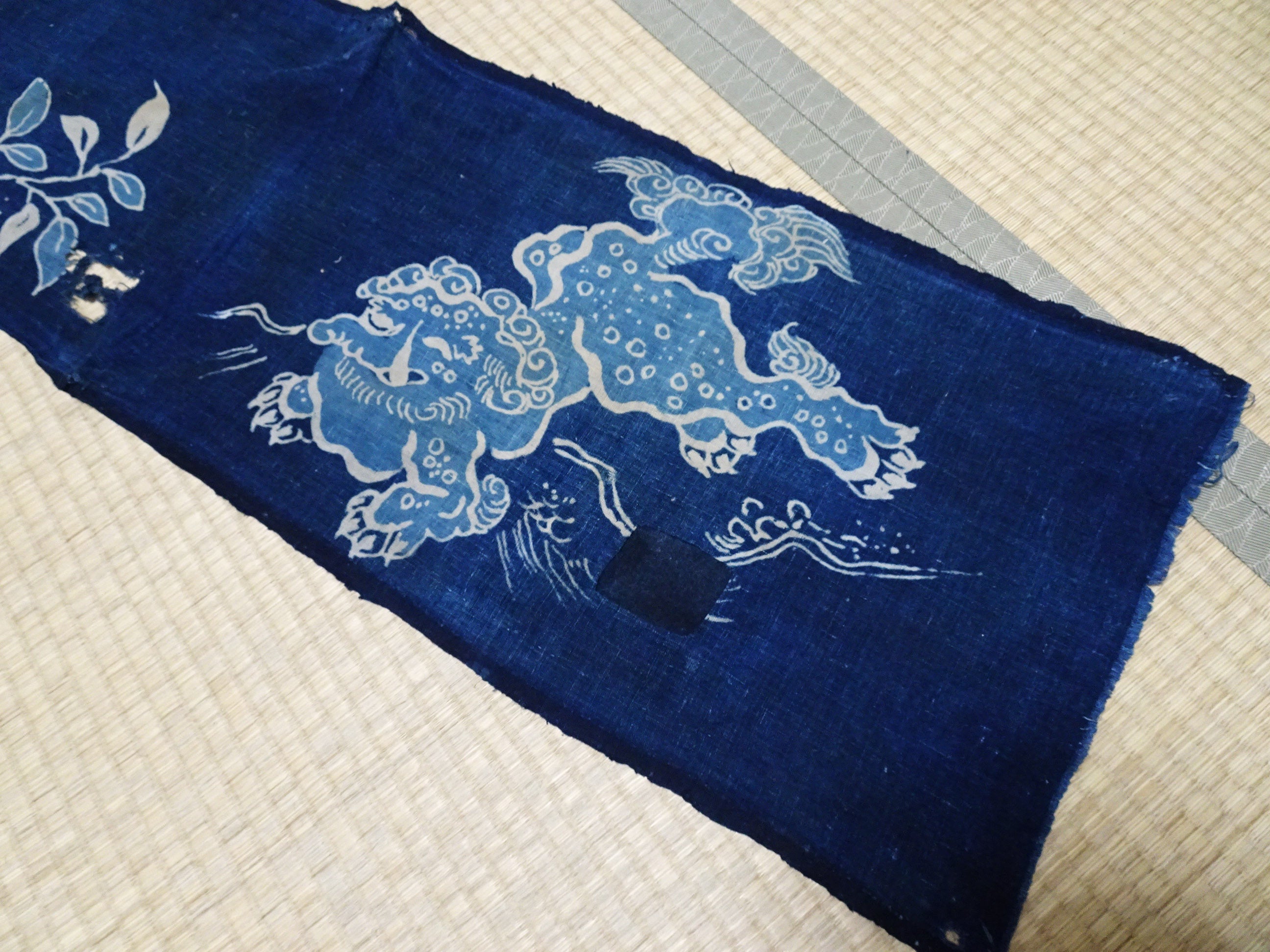 Japanese Antique “Indigo Boro Textile Featuring the Dream-Eating Baku — Tsutsugaki Folk Art from Meiji Japan” 14015