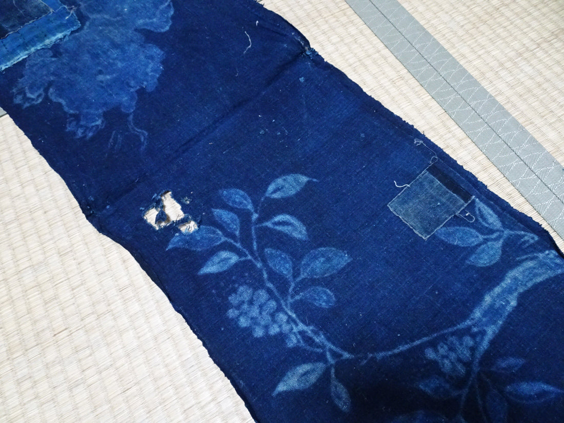 Japanese Antique “Indigo Boro Textile Featuring the Dream-Eating Baku — Tsutsugaki Folk Art from Meiji Japan” 14015