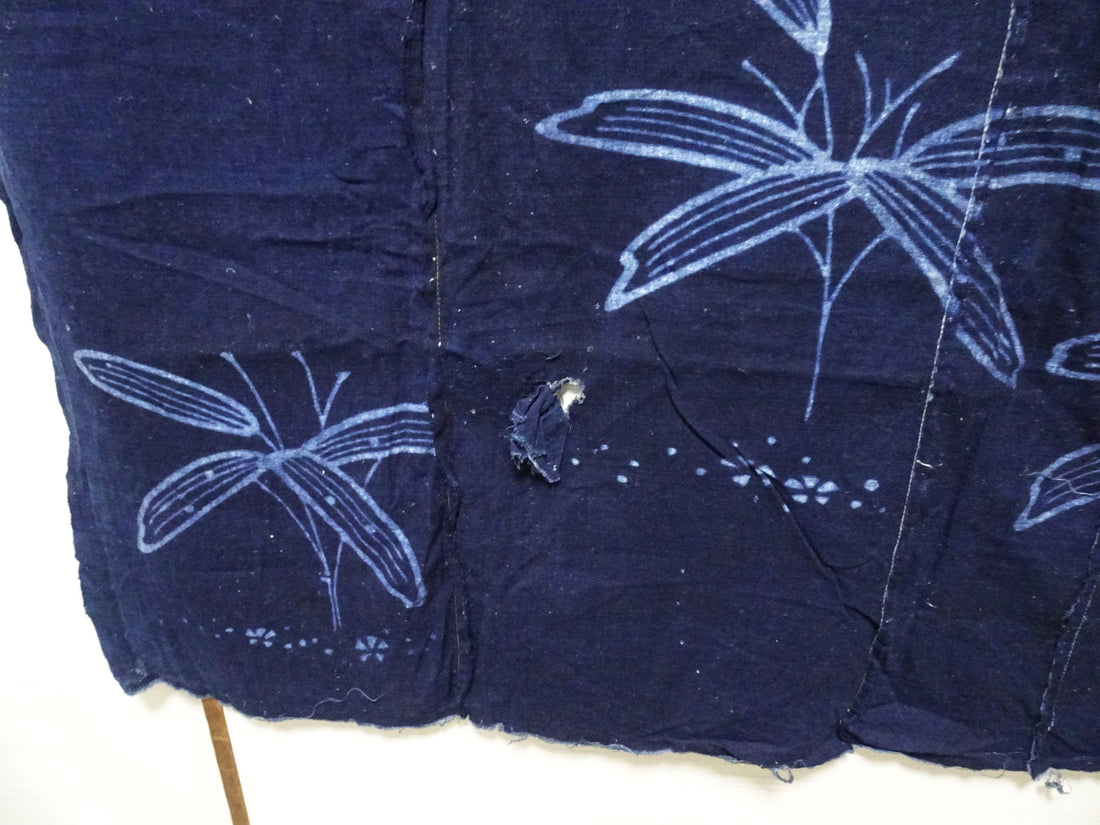 Japanese Antique Tsutsugaki Indigo-Dyed Boro Cloth with Floral Family Crest and Grass Motifs 14016