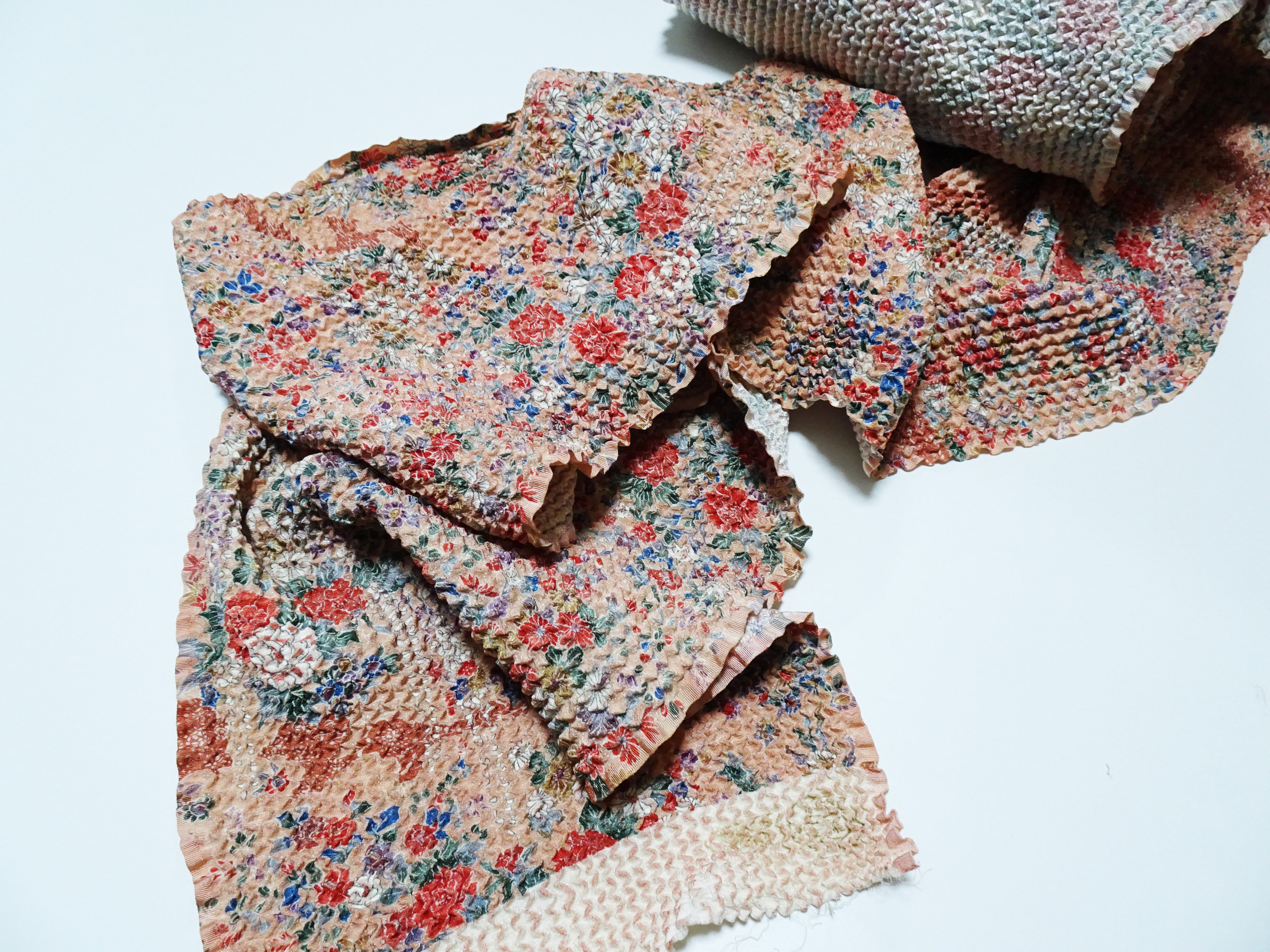 Japanese Hand Full Shibori Kimono Fabric Bolt – Yuzen Dyed All-Over Pattern, Pure Silk  15171  1200cm