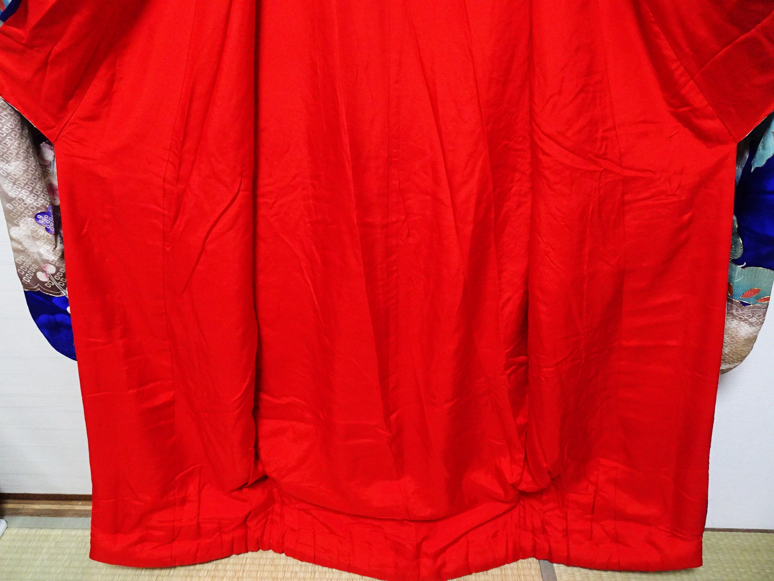 Japanese Antique Rare Taishō Uchikake with Phoenix Motifs – Yuzen Art & Gold Couching 14019