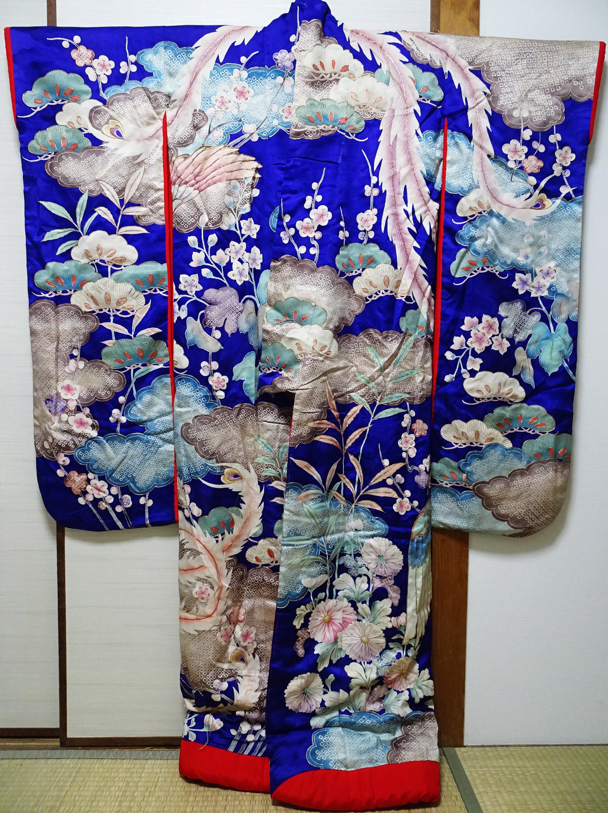 Japanese Antique Rare Taishō Uchikake with Phoenix Motifs – Yuzen Art & Gold Couching 14019