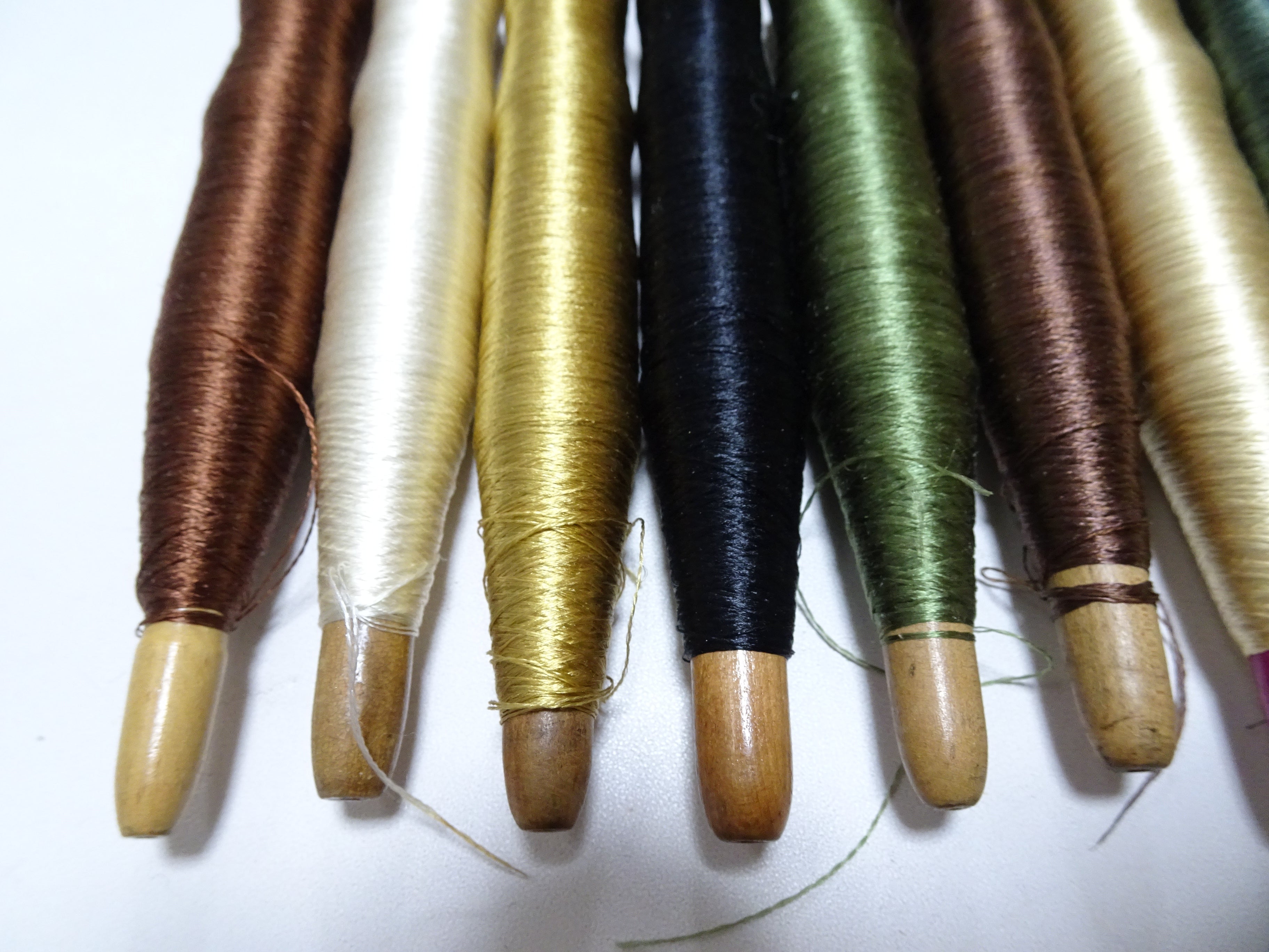 Japanese Vintage Wooden Spool & Silk Thread 8sets Embroidery 18593