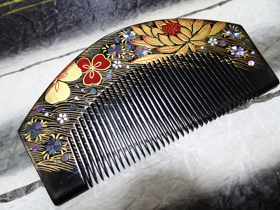 Japanese Vintage Wooden Kanzashi Comb Urushi & Makie & Raden 13005