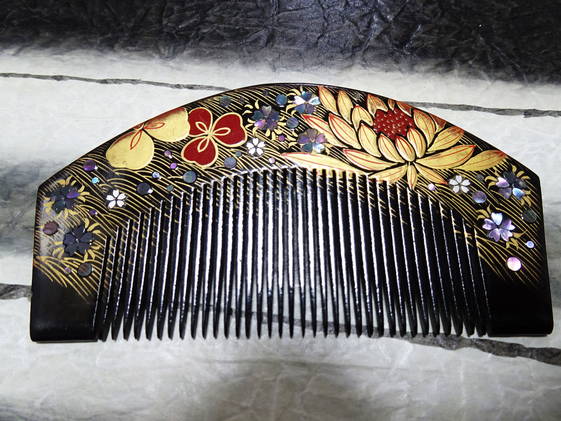 Japanese Vintage Wooden Kanzashi Comb Urushi & Makie & Raden 13005
