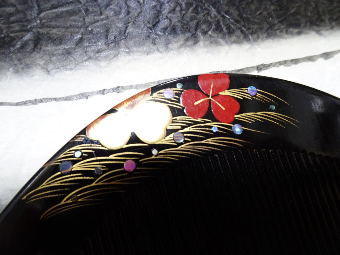 Japanese Vintage Wooden Kanzashi Comb Urushi & Makie & Raden 13005