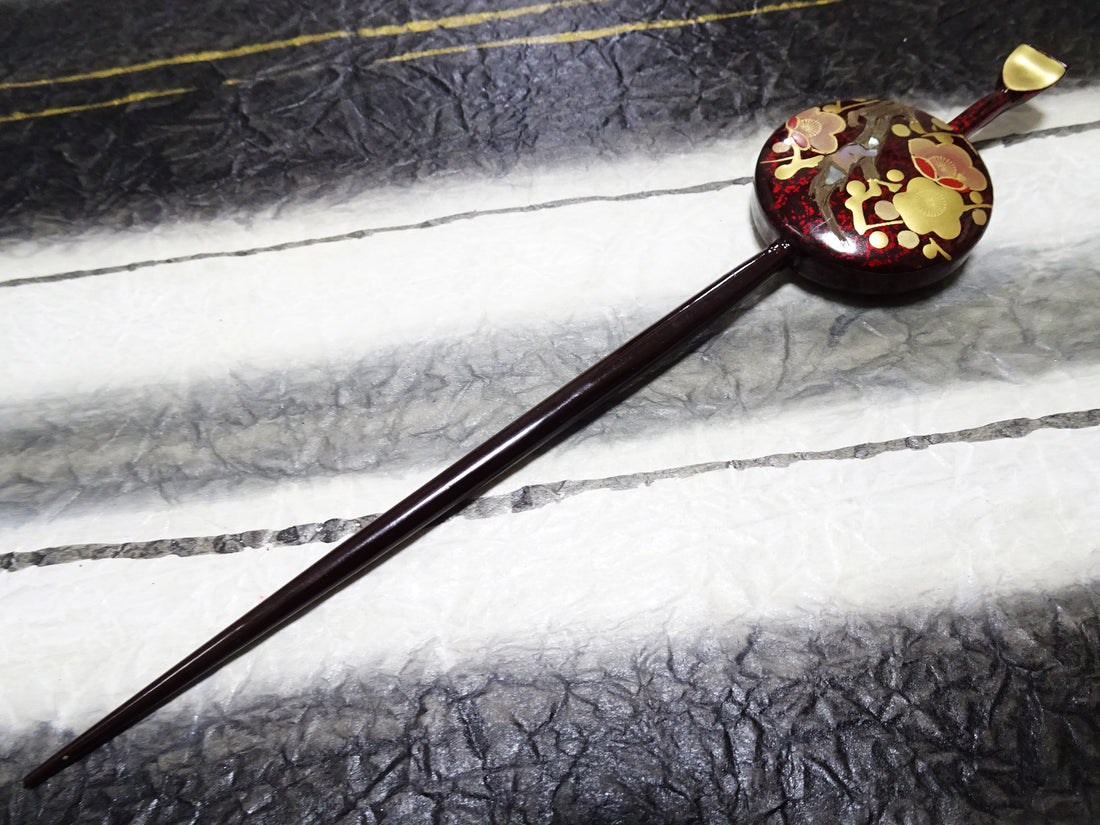 Japanese Vintage Wooden Kanzashi Urushi & Makie & Raden 13006