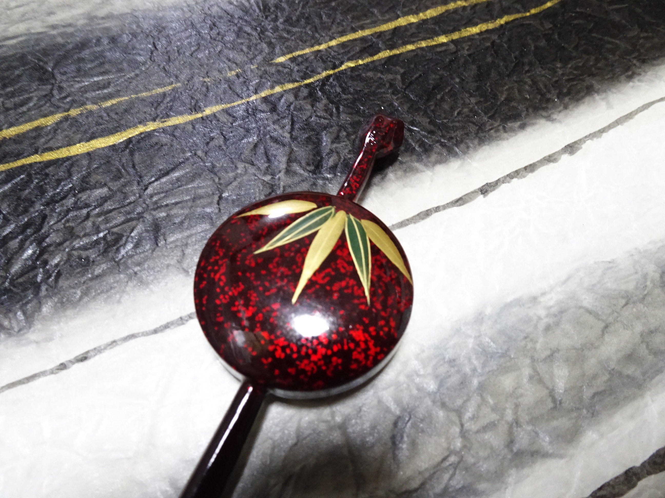 Japanese Vintage Wooden Kanzashi Urushi & Makie & Raden 13006