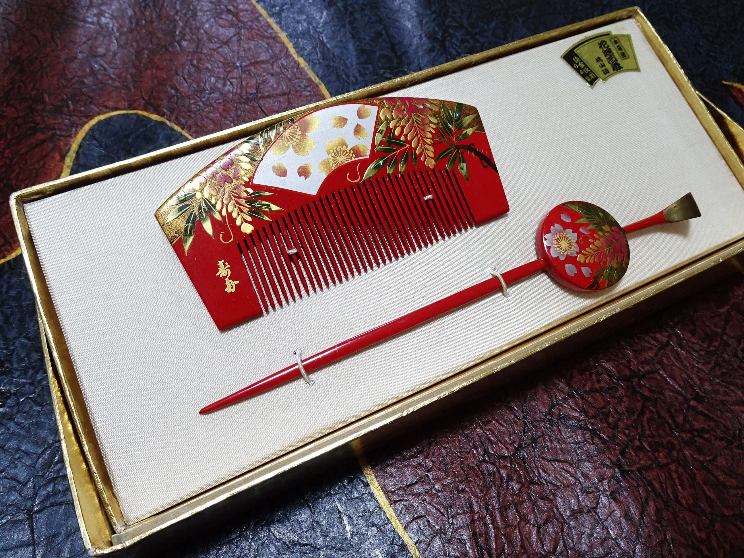 Japanese Vintage Wooden Kanzashi Sets Urushi & Makie 12829