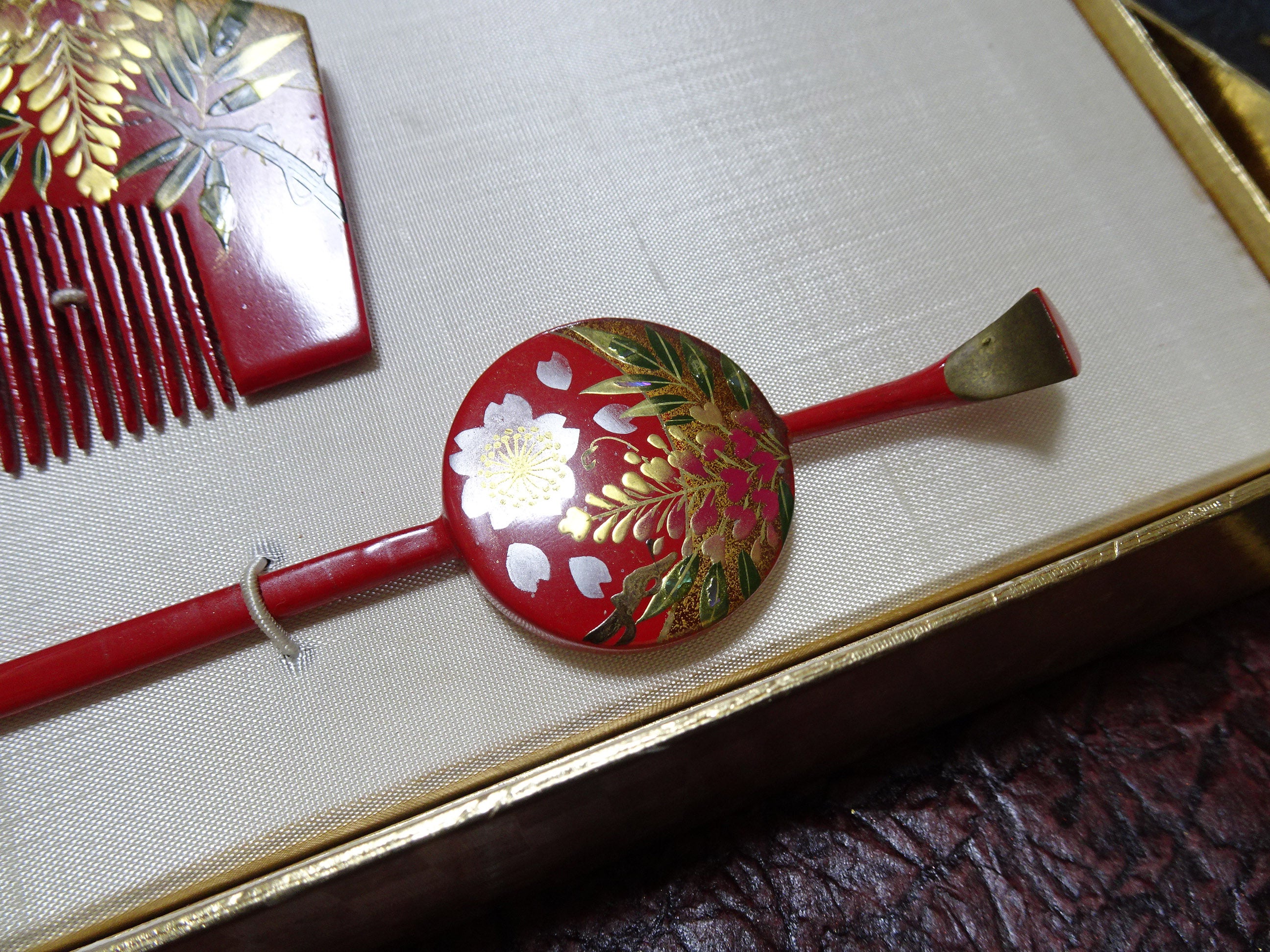 Japanese Vintage Wooden Kanzashi Sets Urushi & Makie 12829