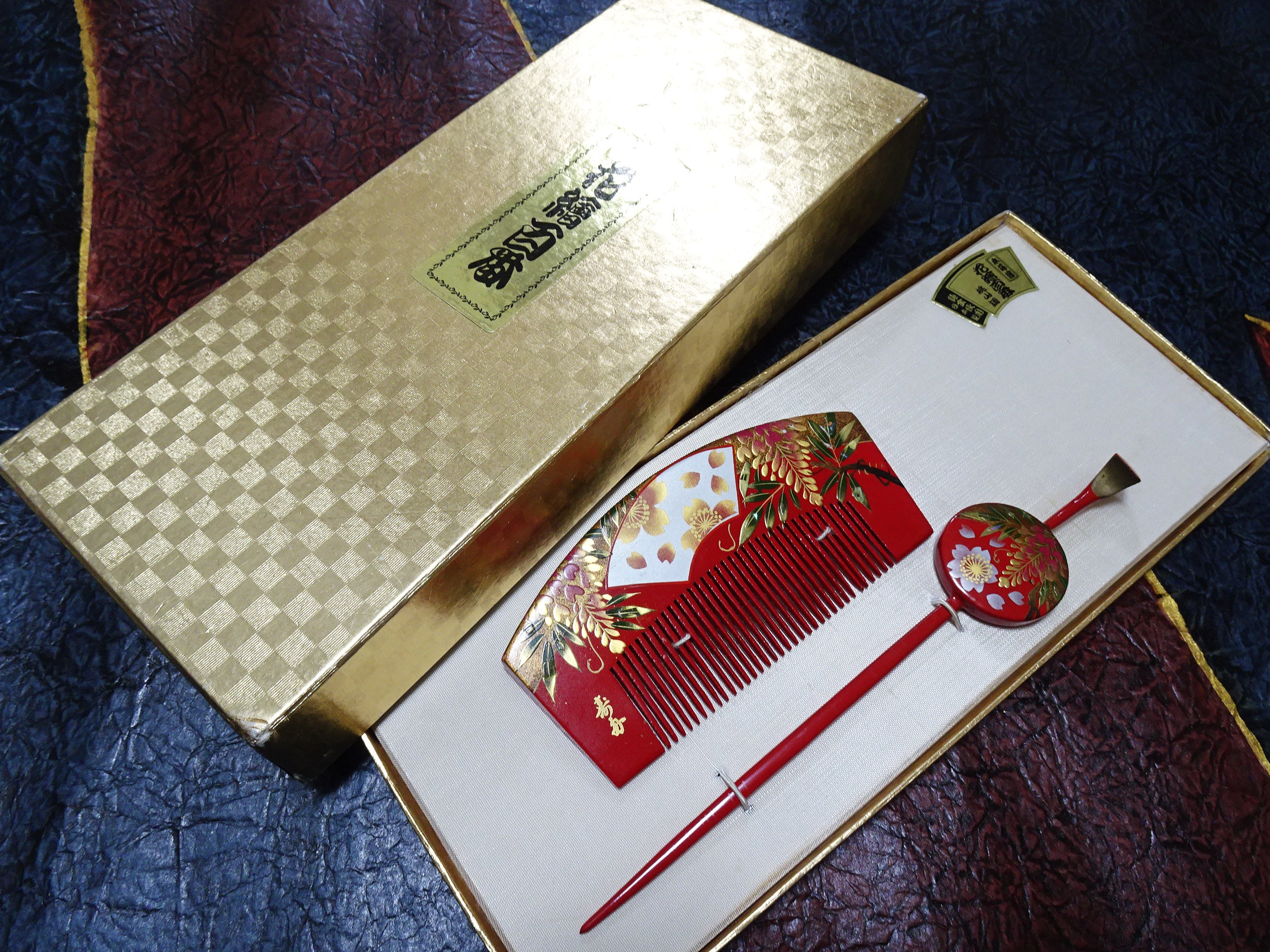 Japanese Vintage Wooden Kanzashi Sets Urushi & Makie 12829